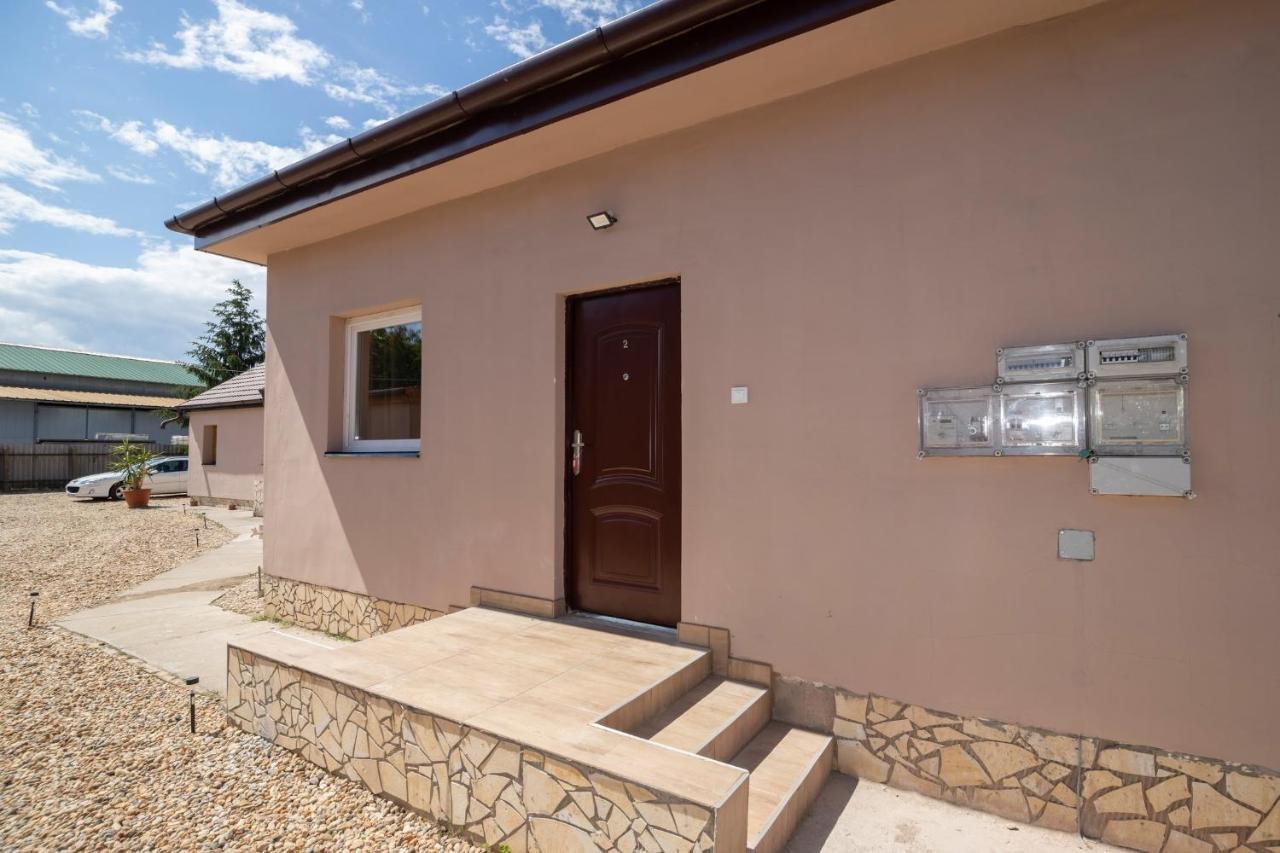 شقة Ivanhoe Apartman Nyírbátor المظهر الخارجي الصورة